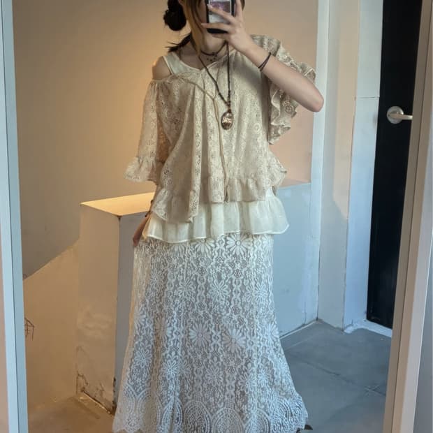 Antique Mori Girl 🕯️🤍
