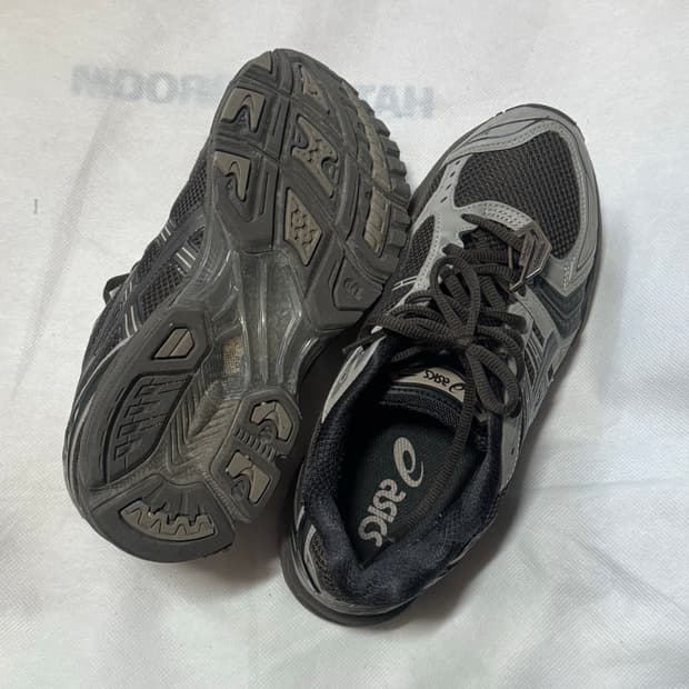 아식스 아트모스 언더마이카 젤카야노14 페퍼블랙 260사이즈