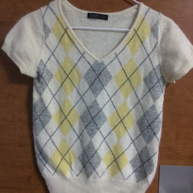 아가일 브이넥 반팔 니트