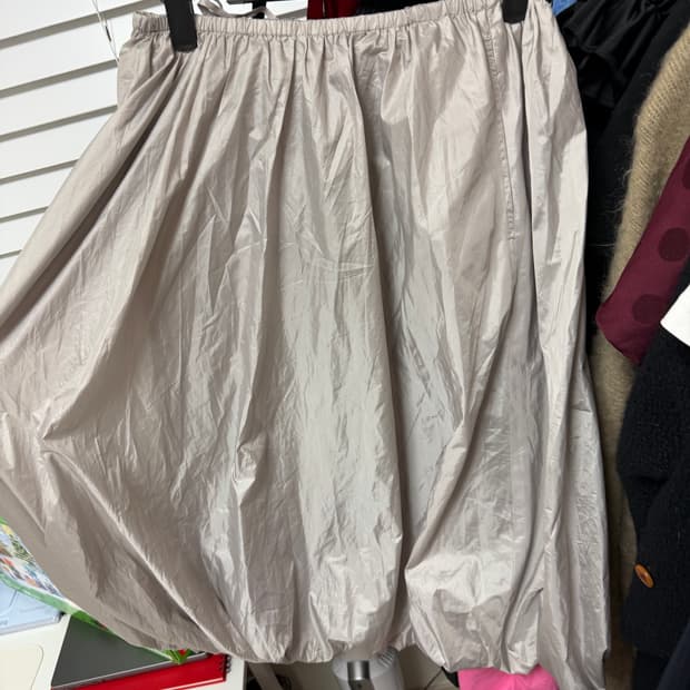 아모멘토 나일론 스커트