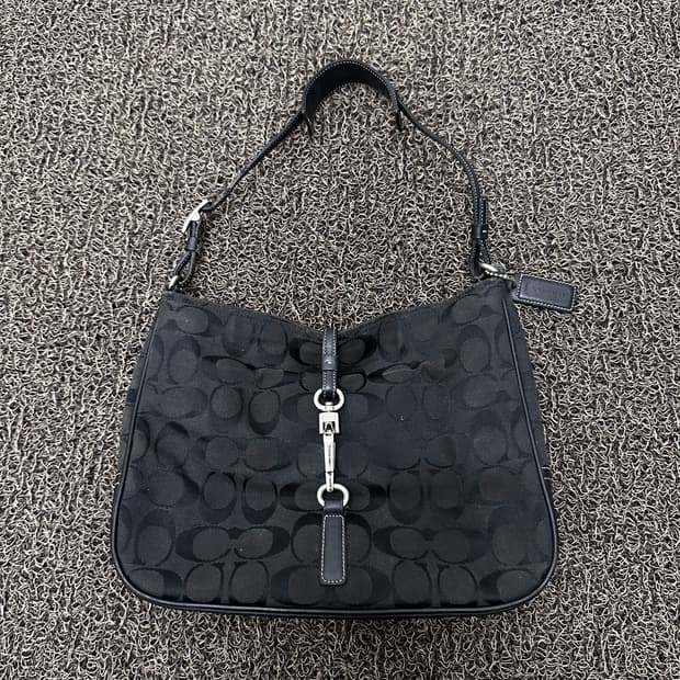 COACH 코치 버클 자카드 바게트 여성 숄더백 가방