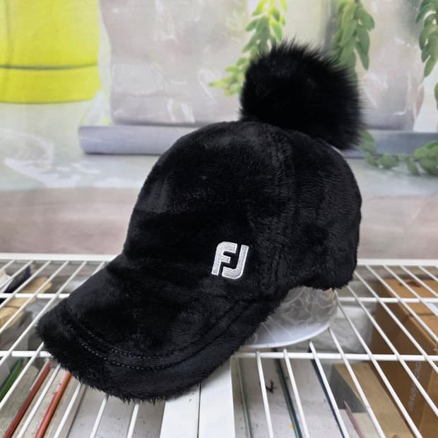 풋조이 여성 겨울골프모자 퍼 방울 모자 캡 KG41