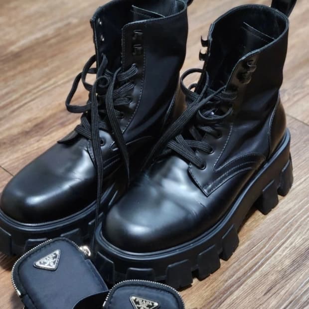 [프라다/모노리스] 데드스탁 앵클 레더 / 255