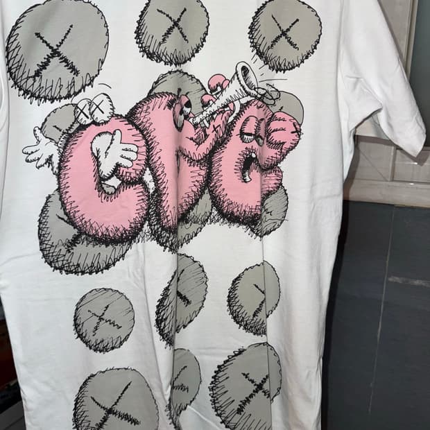 꼼데가르송 셔츠라인 카우스 콜라보 티셔츠