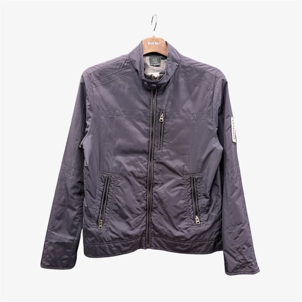 아르마니 익스체인지 가먼트다잉 유틸리티 자켓 버티컬 스티치 암패치 디테일