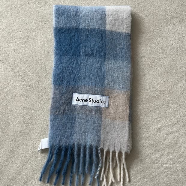 아크네 스튜디오 모헤어 체크 머플러 블루 베이지