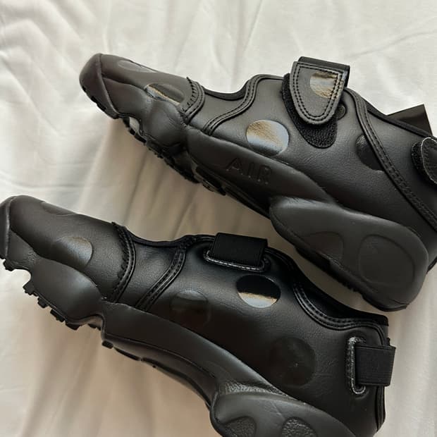 나이키 도트 에어리프트 블랙