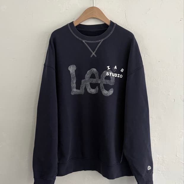 Lee x IAB Studio 인디고 네이비 피그먼트 맨투맨
