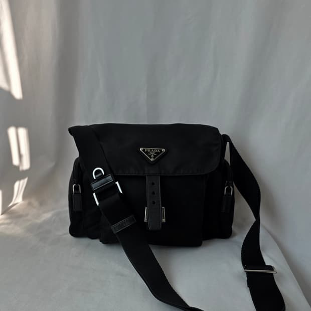 [정품 PRADA] 프라다 사이드 투포켓 나일론 크로스백 남녀공용