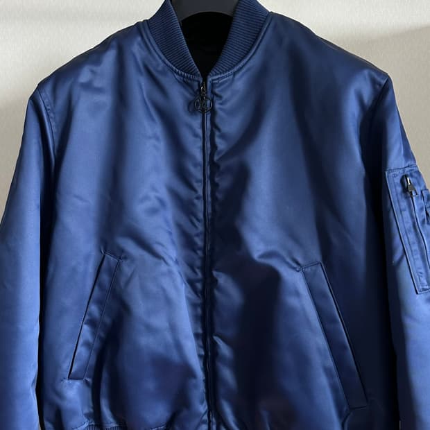 루이비통 아수라 크롭드 보머 마원 52(105-110)