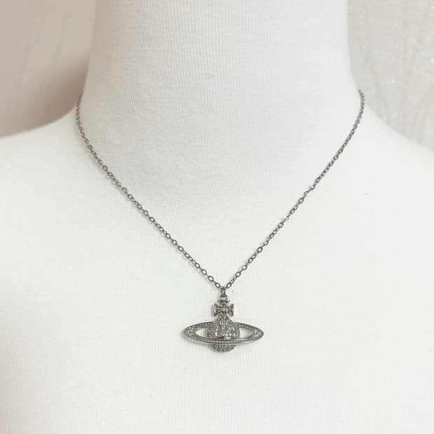 써지컬 실버 행성 목걸이🪐