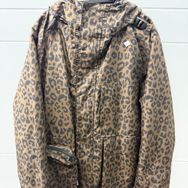 FETCH / 페치 레오파드 바람막이