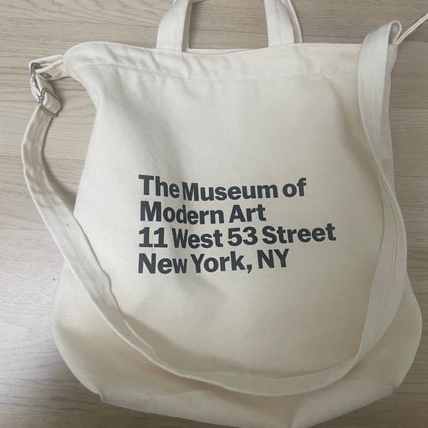모마 바쿠 에코백 팝니다.