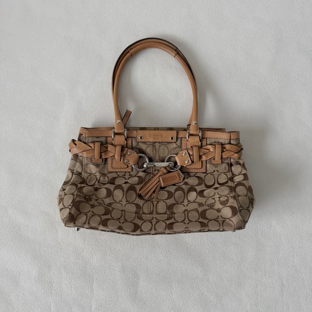 코치(COACH) 모노그램 토트 숄더백