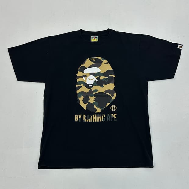 베이프 퍼스트 카모 바이 베이싱 에이프 티셔츠 블랙 옐로우