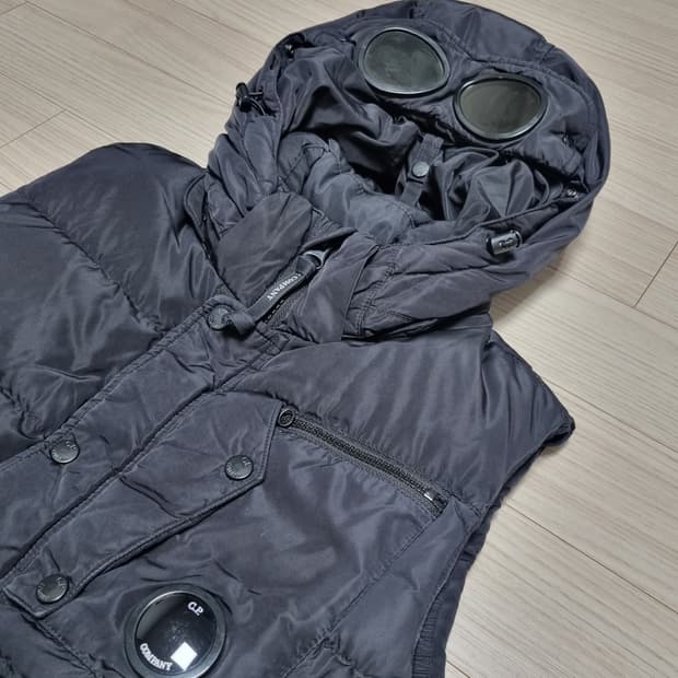 cp컴퍼니 밀레밀리아 패딩조끼