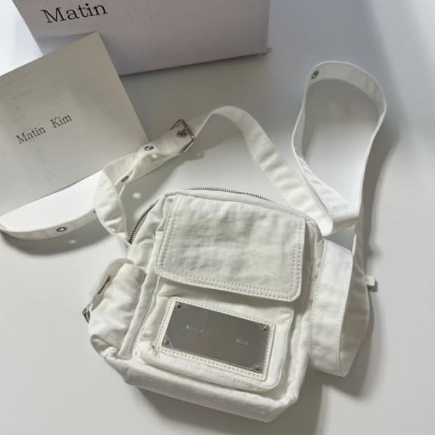마뗑킴 카고 크로스 미니백 화이트