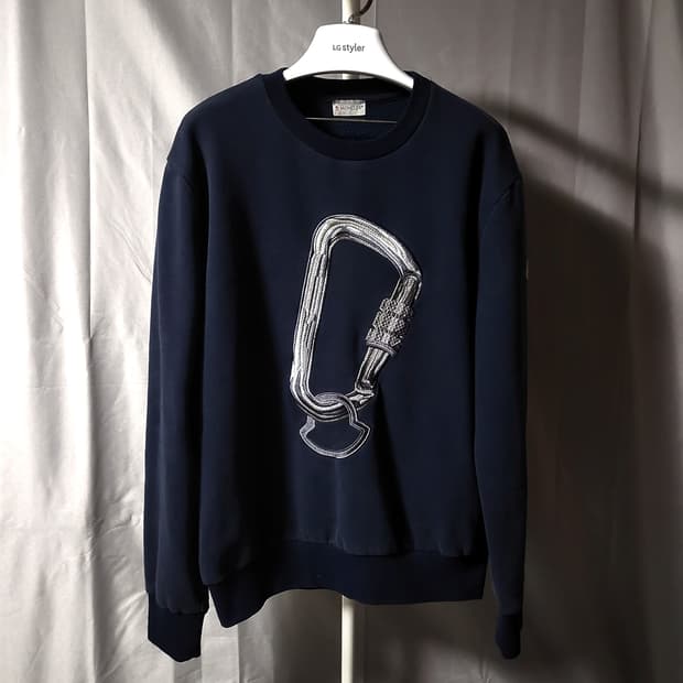 몽클레어 카라비너 자수 로고 맨투맨 XL