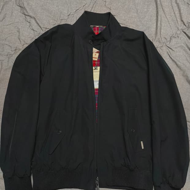 바라쿠타 어센틱핏 블랙 42