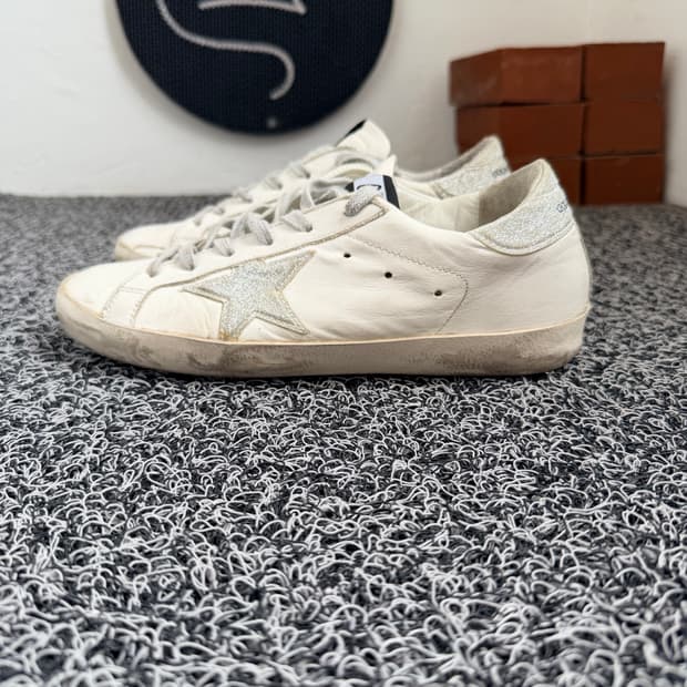 골든구스 슈퍼스타 스니커즈 (실버 글리터)
