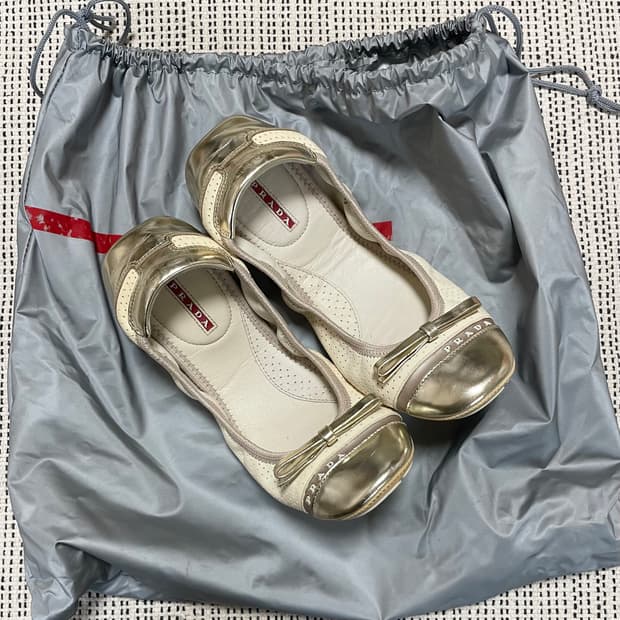 Prada flat shoes 37.5 size