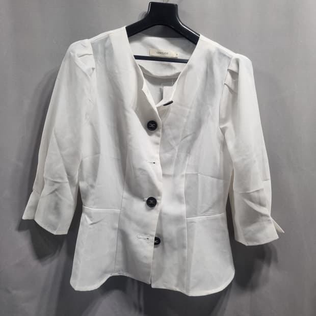 CHICLINE 화이트 자켓 S사이즈