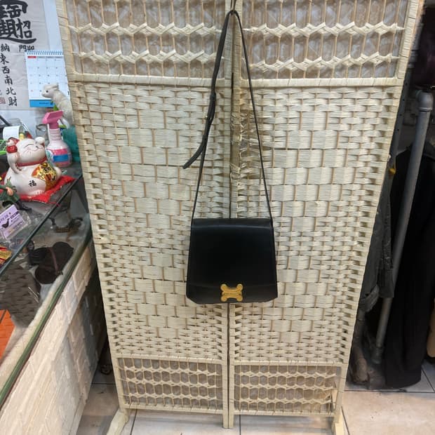 정품 셀린느 트리옹프 탑 크로스백 팝니다