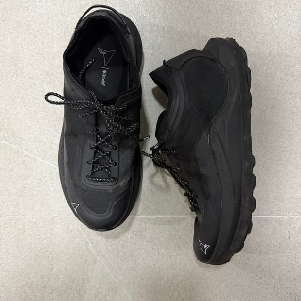 로아 하이킹 셀라 블랙 eu41(260-65)