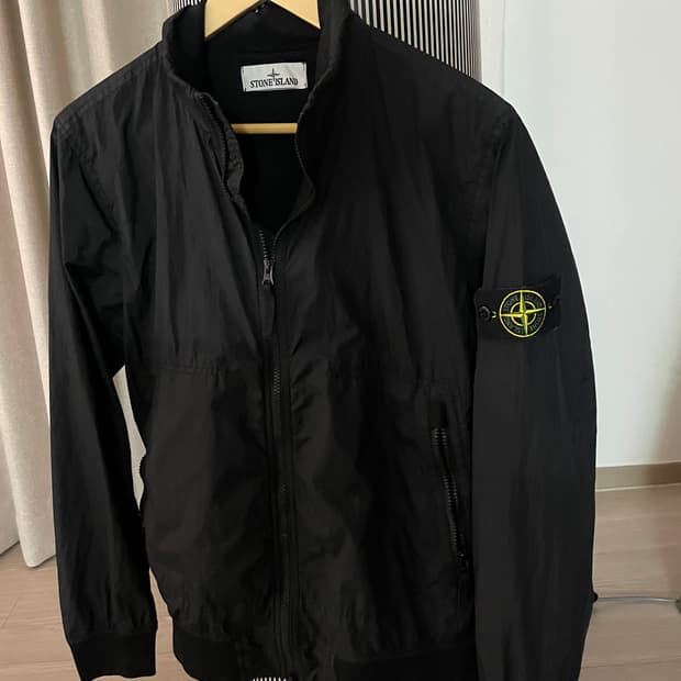스톤아일랜드 크링클랩스 바람막이 자켓 24fw