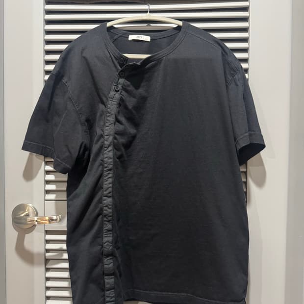 etce CURVED HENLEY NECK TEE (BLACK)