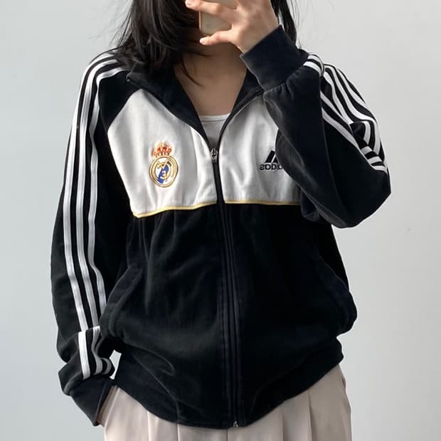 아디다스 레알마드리드 벨벳 트랙탑