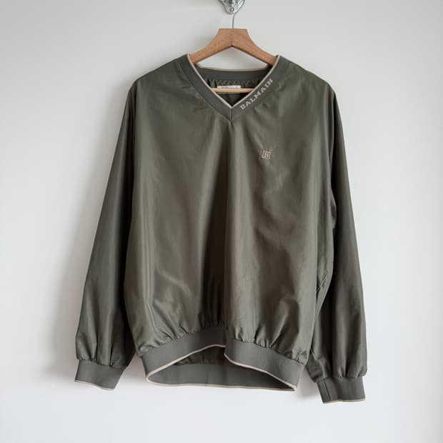 발망(BALMAIN) 웜업(라이센스, 팔쪽 불튐 한군데 있음)