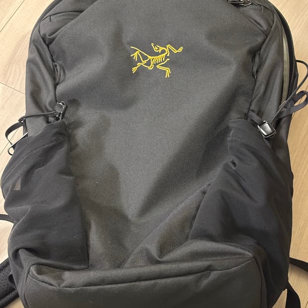 아크테릭스 맨티스 16 백팩 블랙 판매합니당