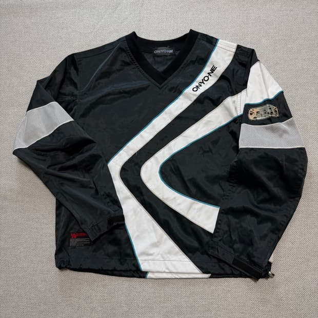 ONYONE 온요네 바람막이 V넥 풀오버