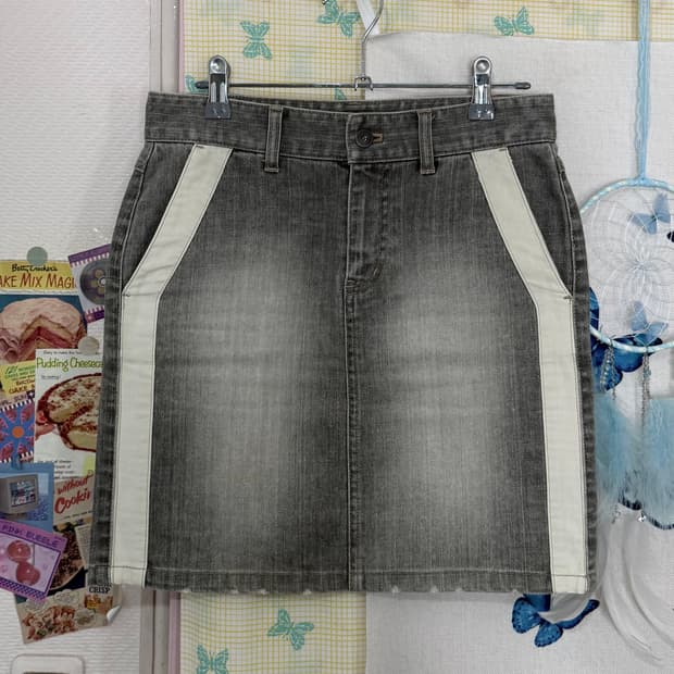 그레이 & 화이트 포인트 데님 미니 스커트