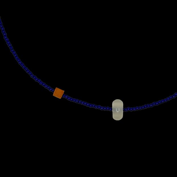 Offset necklace - blue