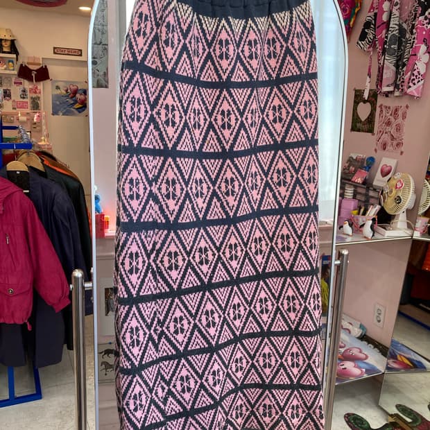핑크 네이비 패턴 니트 롱스커트