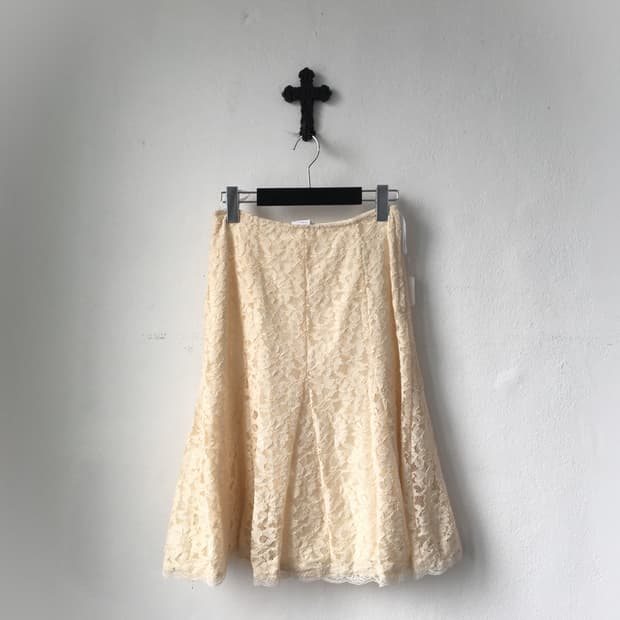 Lace flare midi skirt