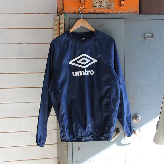 (착용컷) UMBRO 브이넥 웜업 (남성용 100)