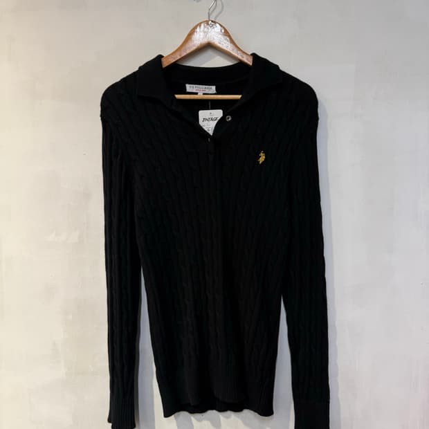 폴로 블랙 카라 니트