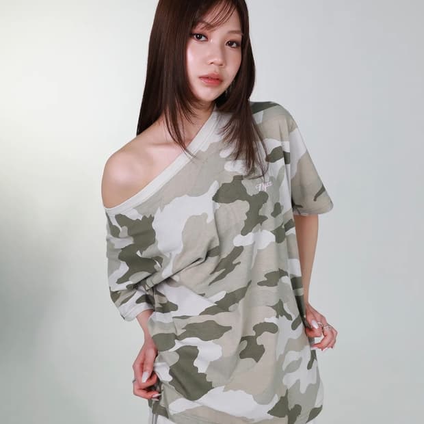 Nyxx 카모 원숄더 오프숄더 반팔티