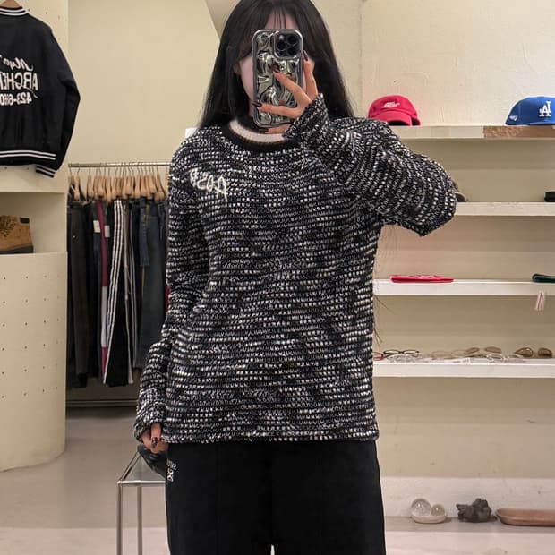 앤더슨벨 윙스 크루넥 니트 스웨터 U1484