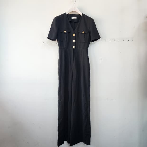 명품 블랙 반팔 점프수트 금장 단추