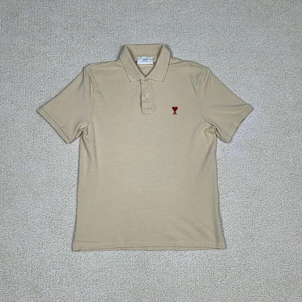 [아미] 스몰 하트 로고 카라 반팔 티셔츠 | S00041