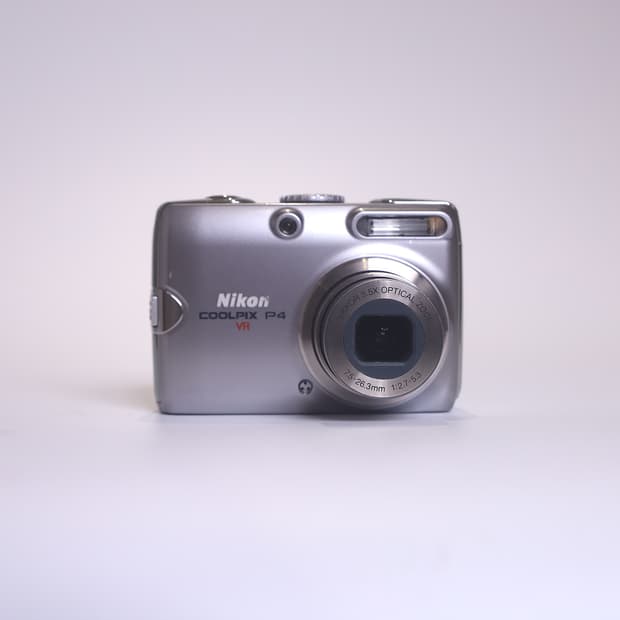 니콘 쿨픽스 P4