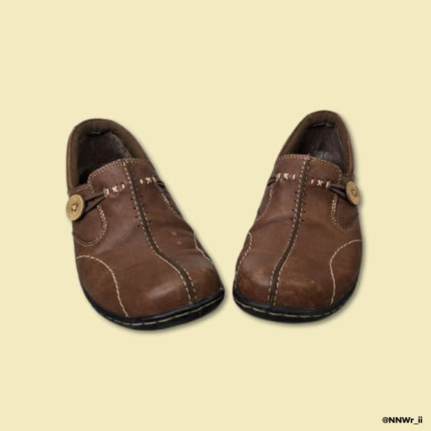 CLARKS MARY JANE BROWN 