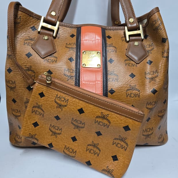 MCM 비세토스 숄더백 + 파우치  