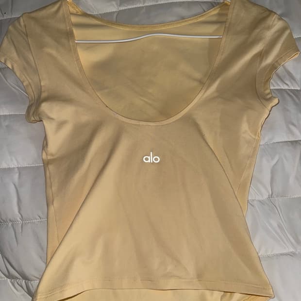 알로요가 alo yoga 옐로우 탑