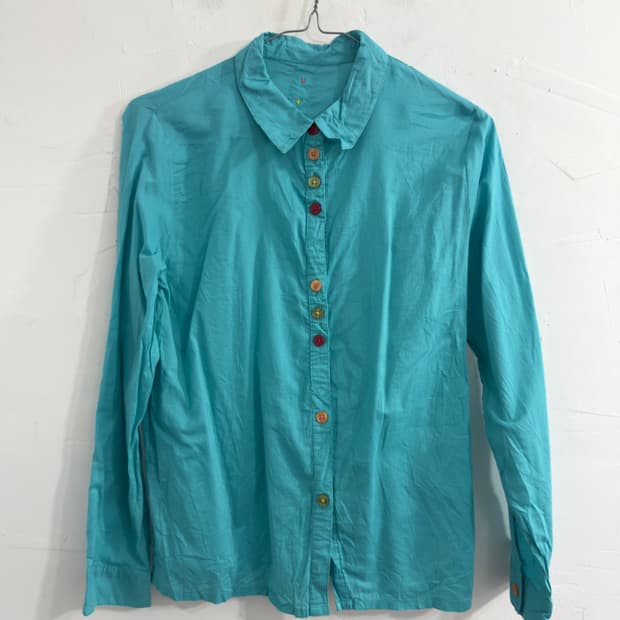 mint button shirt