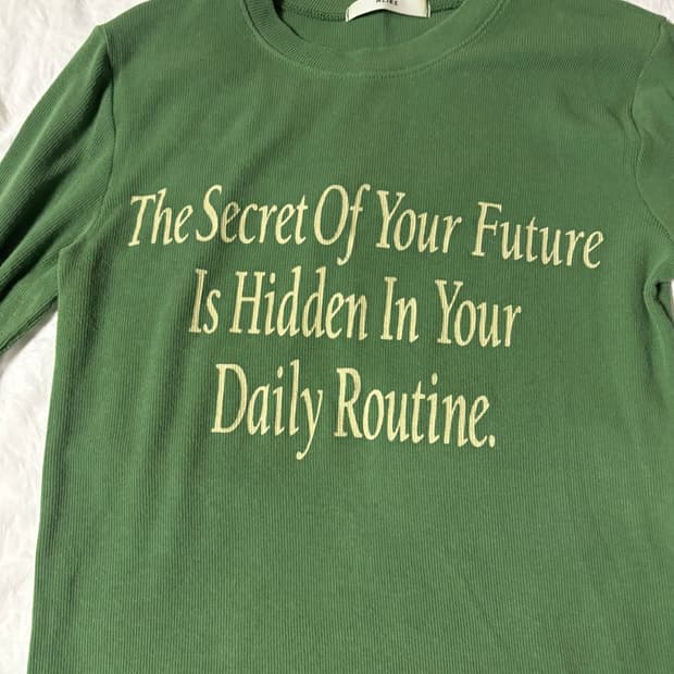 지그재그 레터링 티